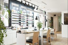 現代田園風格溫馨美甲店裝修圖片