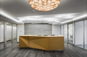 創意小辦公室前臺金屬吊頂效果圖欣賞