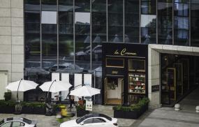 甜品店店面藝術吊頂裝修效果圖片