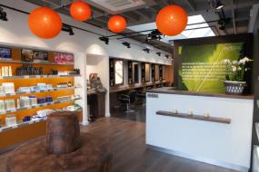 創意簡約小型美發店裝修圖