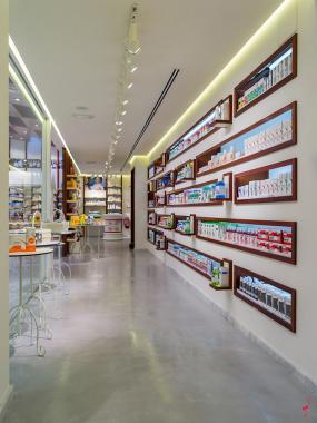 化妝品店室內吊頂設計圖