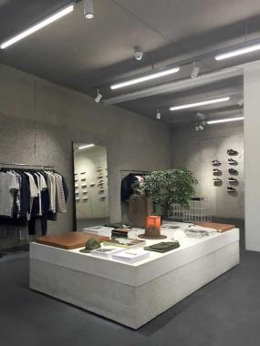 室內現代風格服裝店裝修效果圖