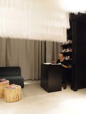 現代風格美發店裝修效果圖