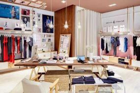 女服裝店室內純色壁紙裝修效果圖片