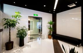 現(xiàn)代辦公室布置室內(nèi)吊頂設(shè)計裝修效果圖片