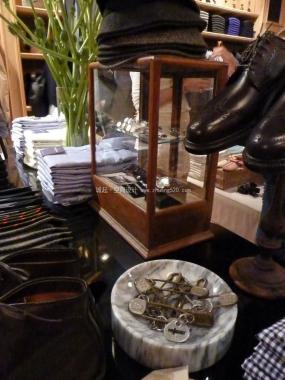 最新男裝店貨架設計裝飾效果圖